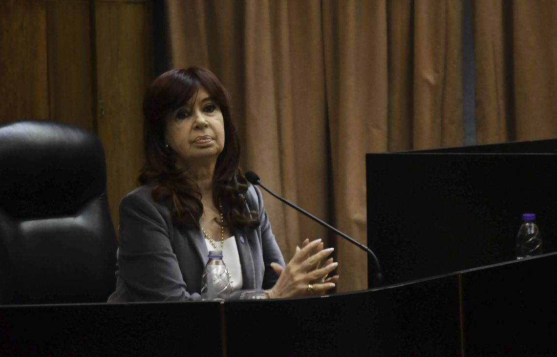 Cristina Kirchner será juzgada como supuesta jefa de una asociación ilícita y cohecho pasivo.