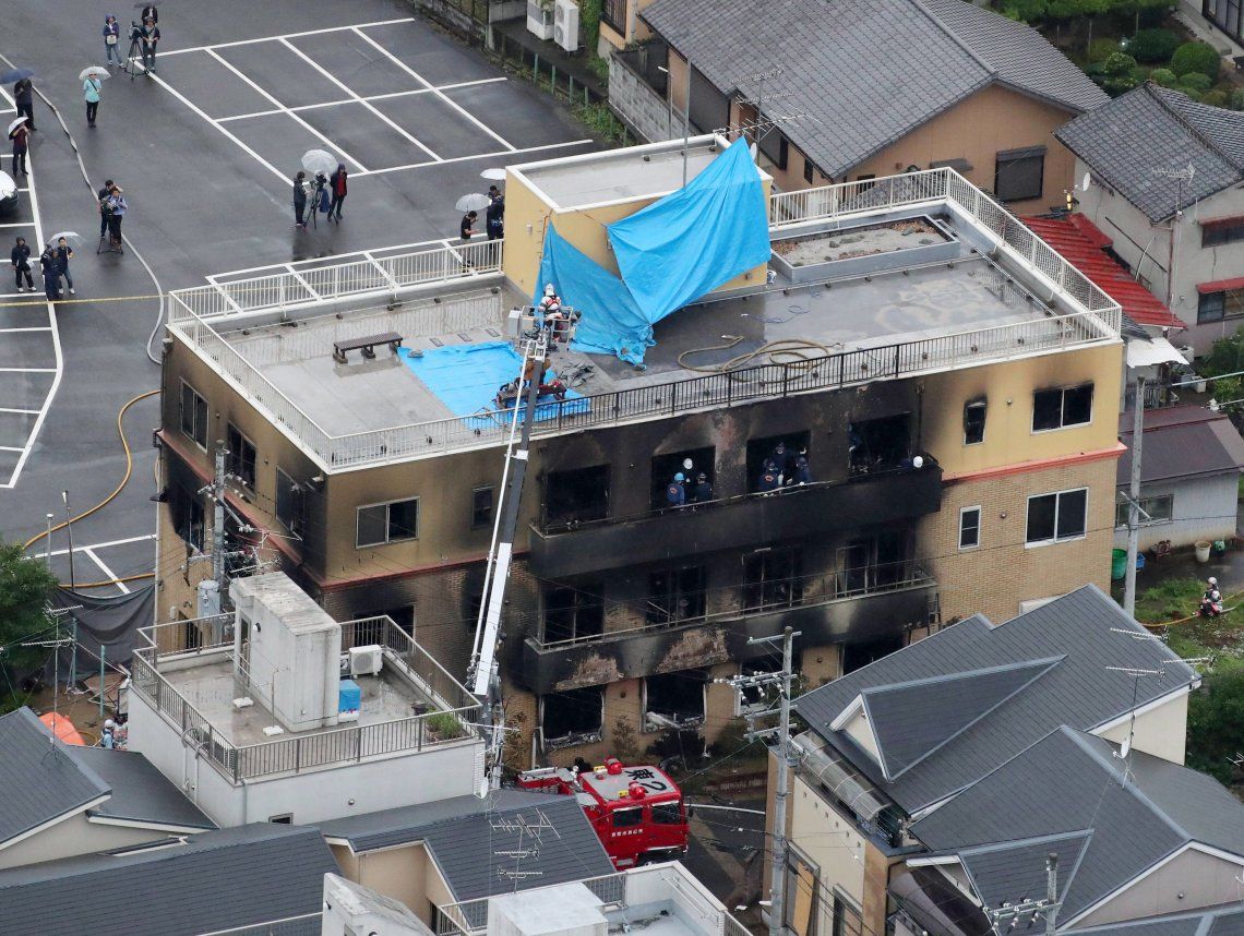 Japón: un hombre incendió un estudio de animación y mató a 33 personas