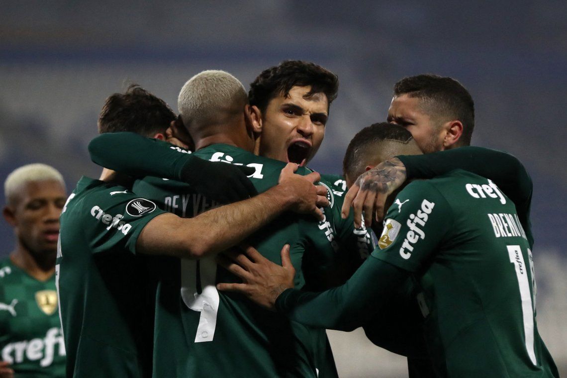 Palmeiras se impuso en Chile y está a un paso de los cuartos de final