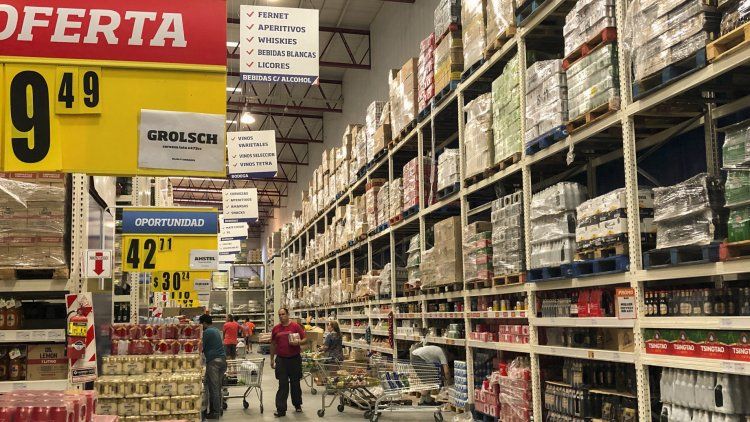 La inflación baja, pero el consumo no se recupera