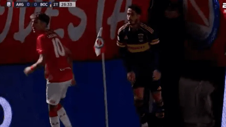 La jugada donde se generó la molestia del zaguero.