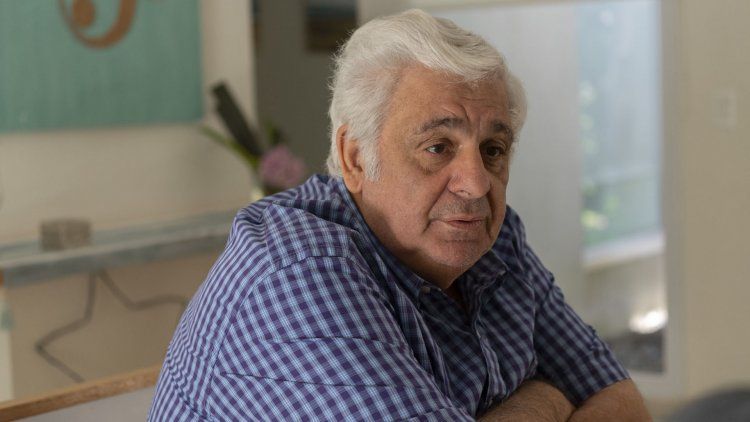 Alberto Samid permanece internado en Punta del Este y su familia gestiona un avión sanitario para trasladarlo a Buenos Aires.