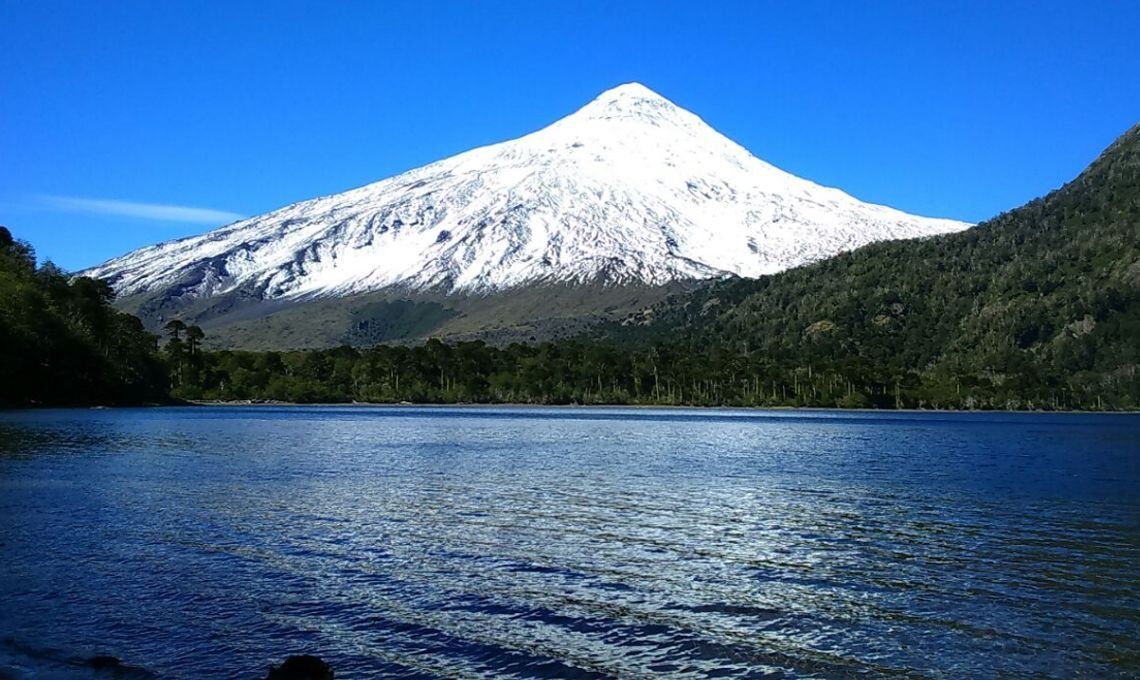 Tras una intensa búsqueda, hallaron muerto al andinista que cayó en una grieta del volcán Lanín a una altura de 2800 metros