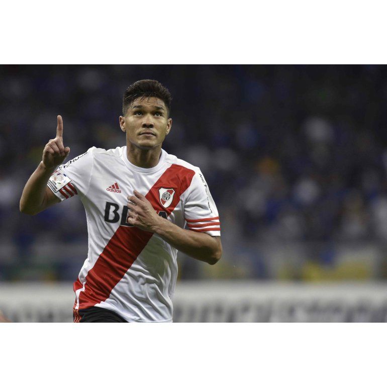 Ahora sí: Corinthians ofreció U$S 2.000.000 por Teo Gutiérrez