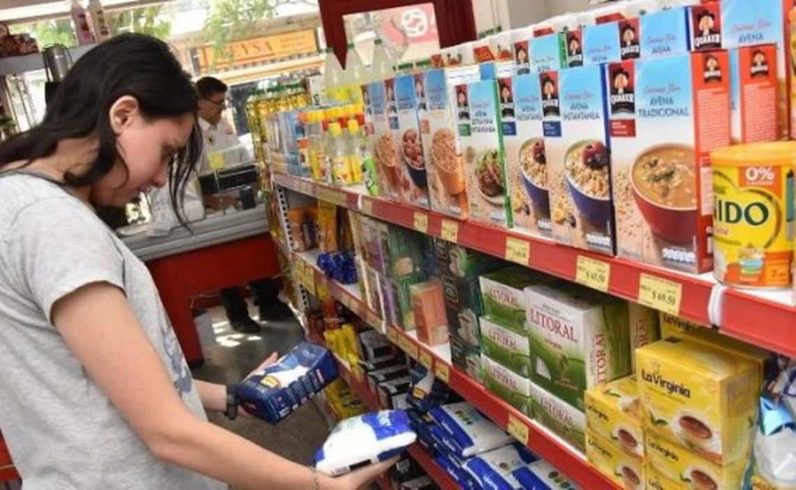 El acuerdo con los supermercados incluirá 52.300 productos de consumo masivo.