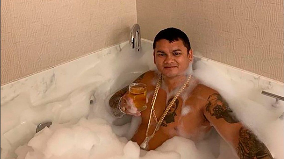 El Chino Maidana anunció su regreso al boxeo en medio de un baño de espuma