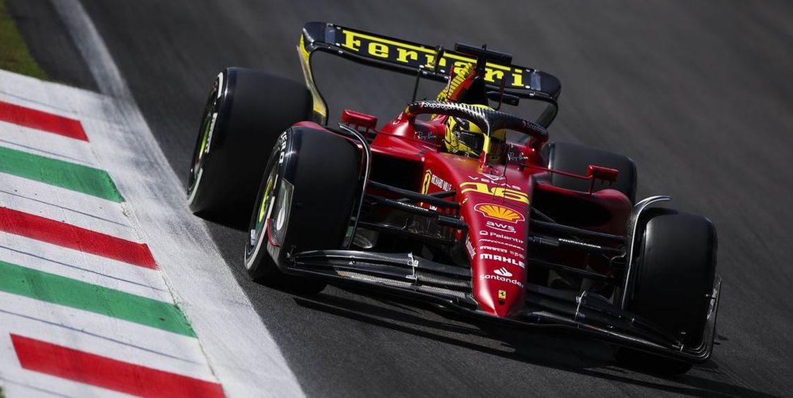 Charles Leclerc ysu Ferrari dominaron la primera tanda de ensayos en Monza