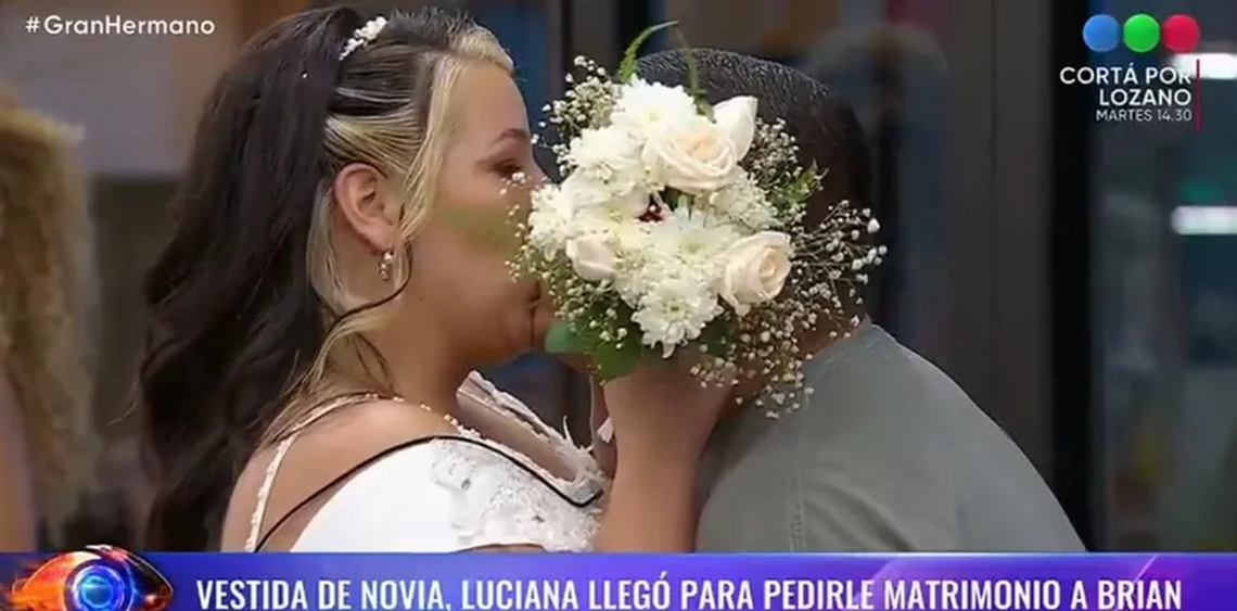 Momento en el que Luciana, la pareja de Brian, entró a la casa durante un 