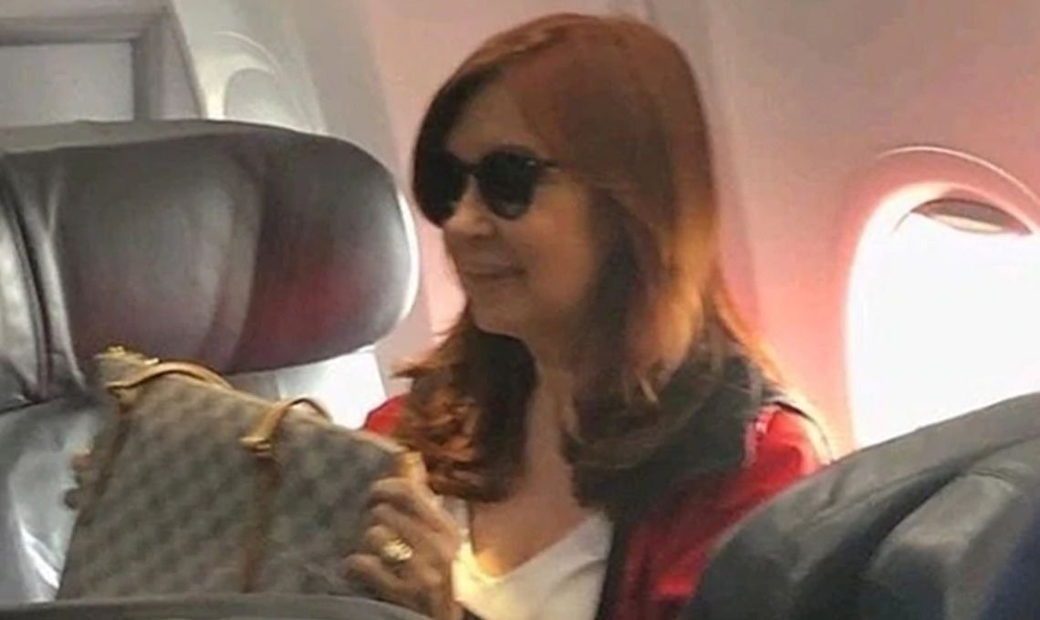 Por la muerte de su madre,  no se sabe si Cristina Kirchner viaja a Cuba para visitar a su hija Florencia