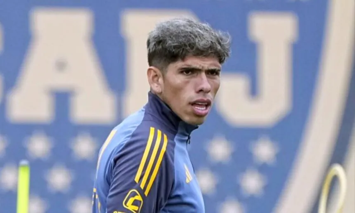 El chileno Carlos Palacios no cumplió con el horario para reincorporarse a los entrenamientos y Gago lo sacó de la lista de concentrados.