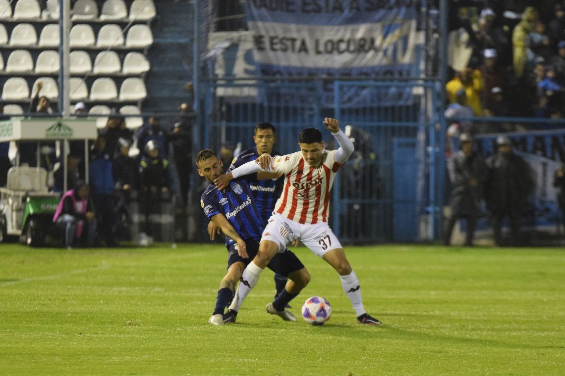 Atlético Tucumán empató con Unión y se despide de la pelea por el torneo.