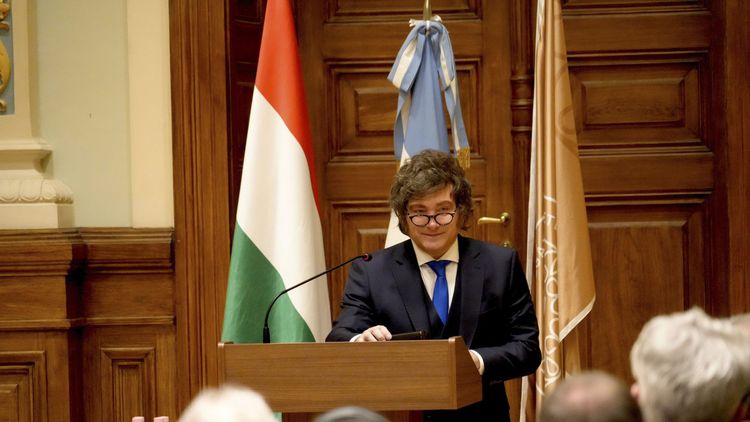 Durante su visita a Hungría, Milei fue distinguido por la Universidad Ludovika de Budapest.