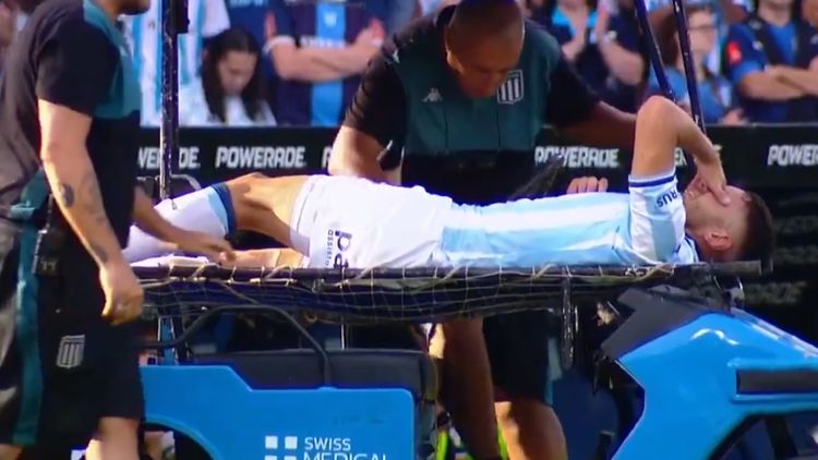 El dolor del 9 mientras era retirado del campo de juego.