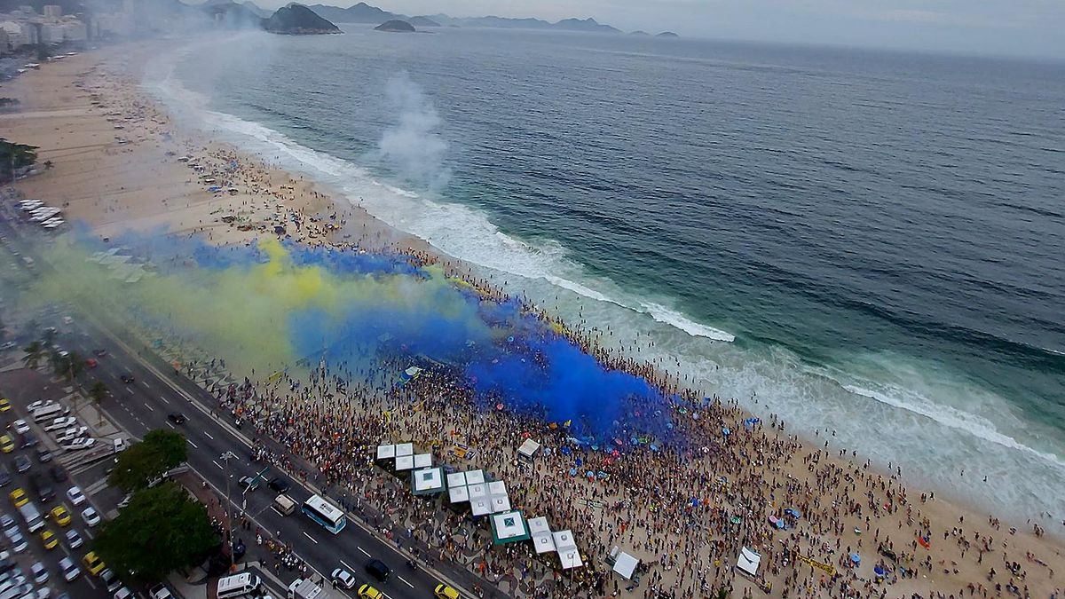 Multitudinario banderazo de los hinchas de Boca Juniors en Río de Janeiro
