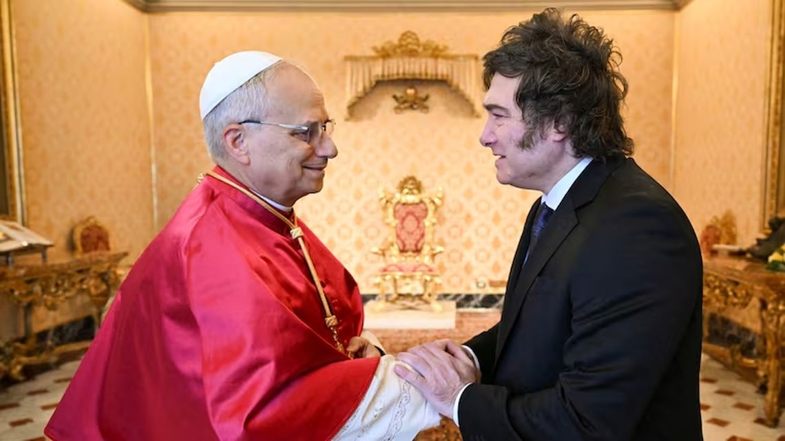 El encuentro entre Javier Milei y León XIV duró poco más de 45 minutos