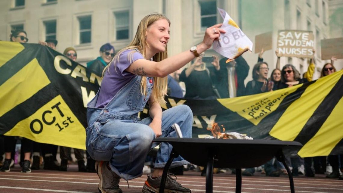 En el Reino Unido la crisis económica afecta al 60% de la población