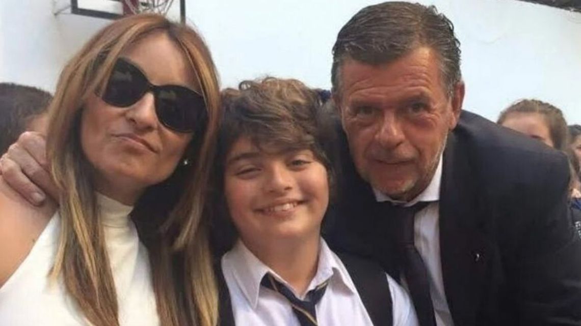 Marcela Tauro con su ex y el hijo de ambos. 