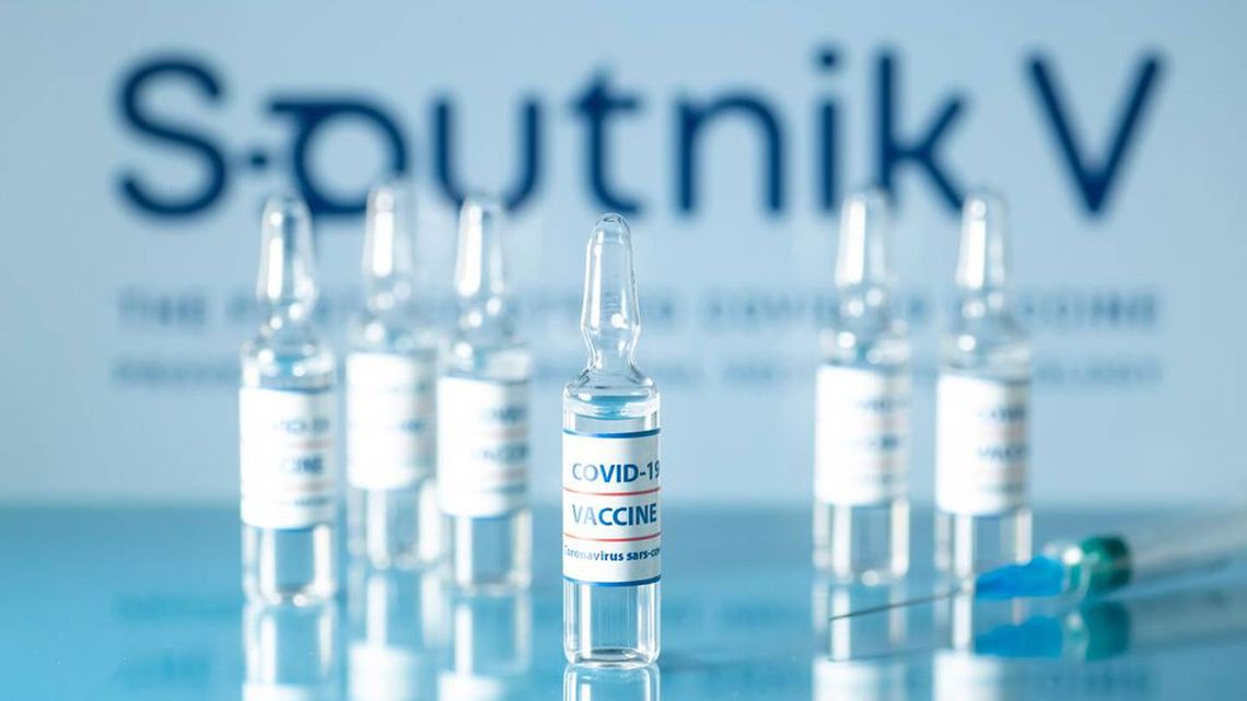 Los inoculados con Sputnik V podrán darse una cuarta dosis para viajar a destinos que no acepten la vacuna rusa. Archivo.