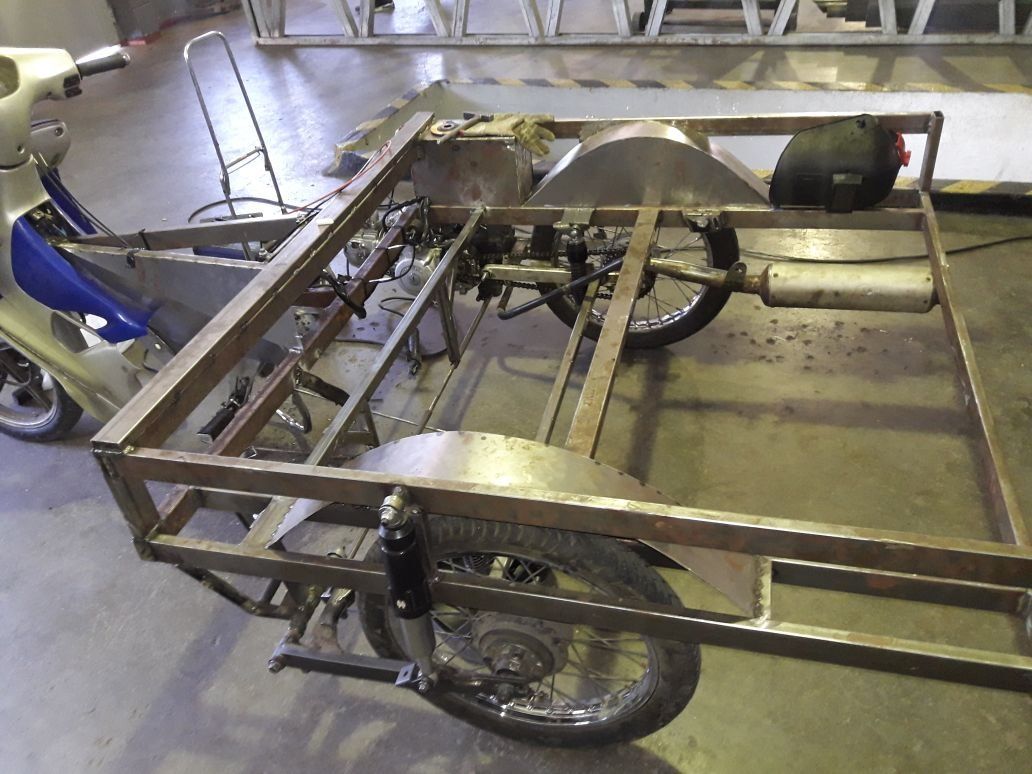 Presos  fabrican un triciclo para evitar tracción a sangre