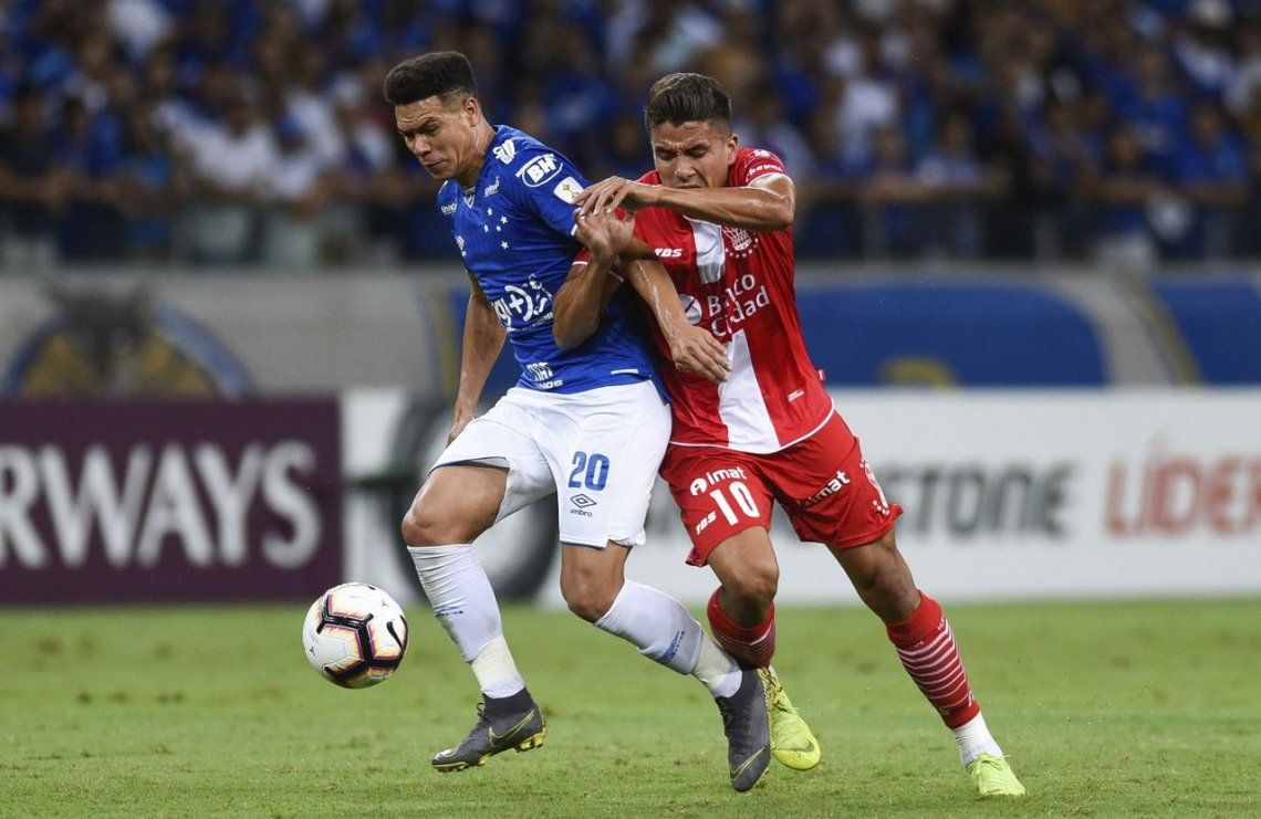 Al borde de la eliminación: Huracán fue arrollado por Cruzeiro
