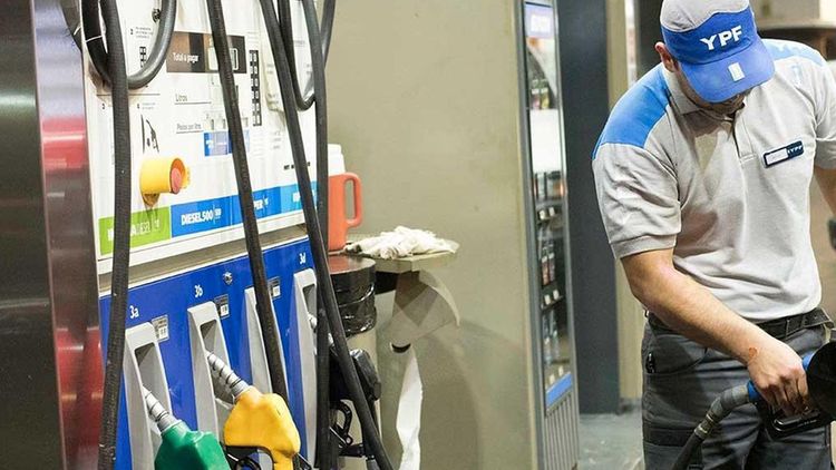 El gobierno aumentará las retenciones a las exportaciones de petróleo ante el incremento del precio del crudo