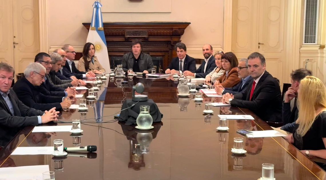 Casa Rosada - Reunión del gabiente de crisis presidida por Javier Milei