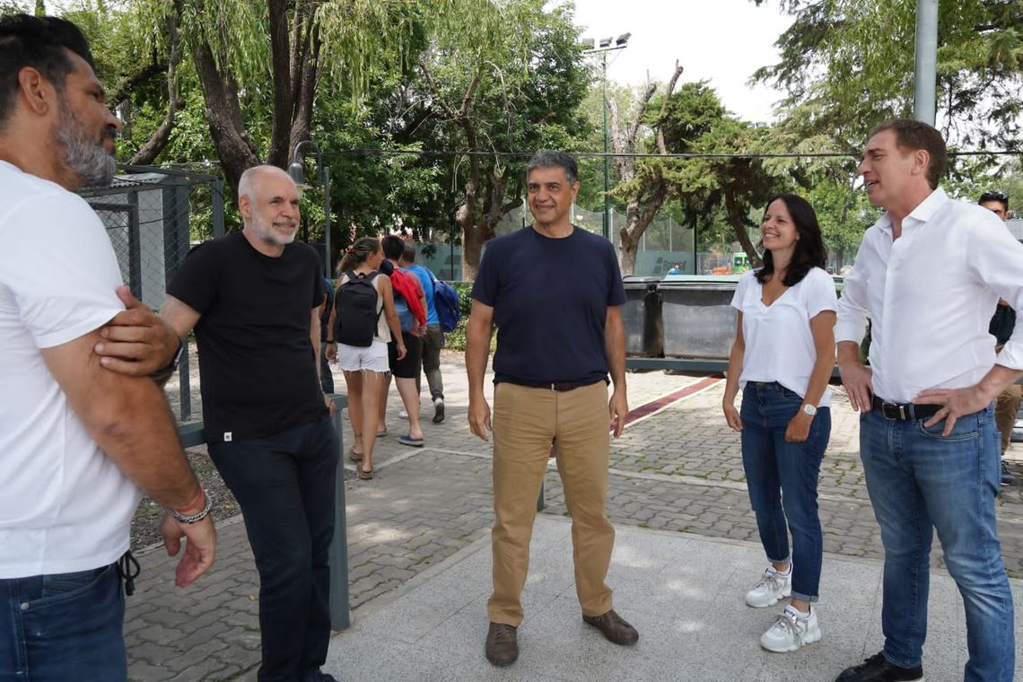 Rodríguez Larreta, Santilli y Jorge Macri recorrieron las obras de renovación del polideportivo más grande de Vicente López