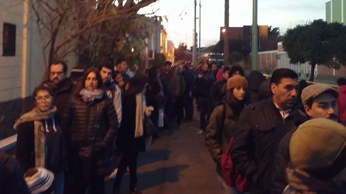 Crecen las quejas por los micros al servicio del Roca a La Plata