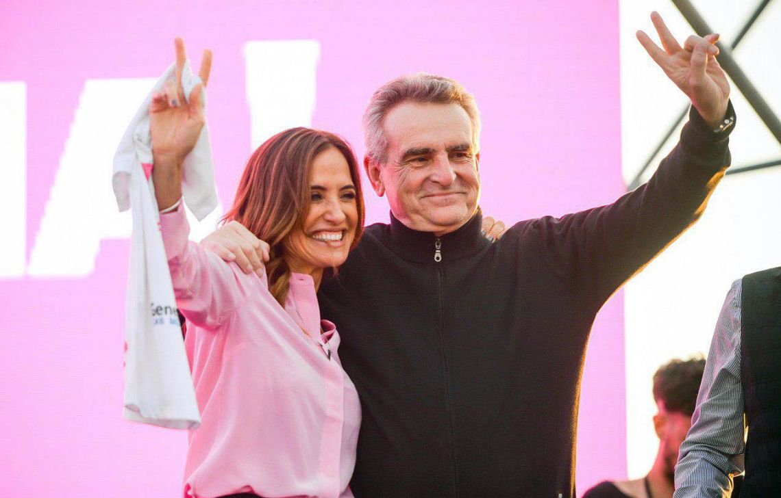 La ministra de Desarrollo Social, Victoria Tolosa Paz, y el jefe de Gabinete, Agustín Rossi, estuvieron en Ensenada.