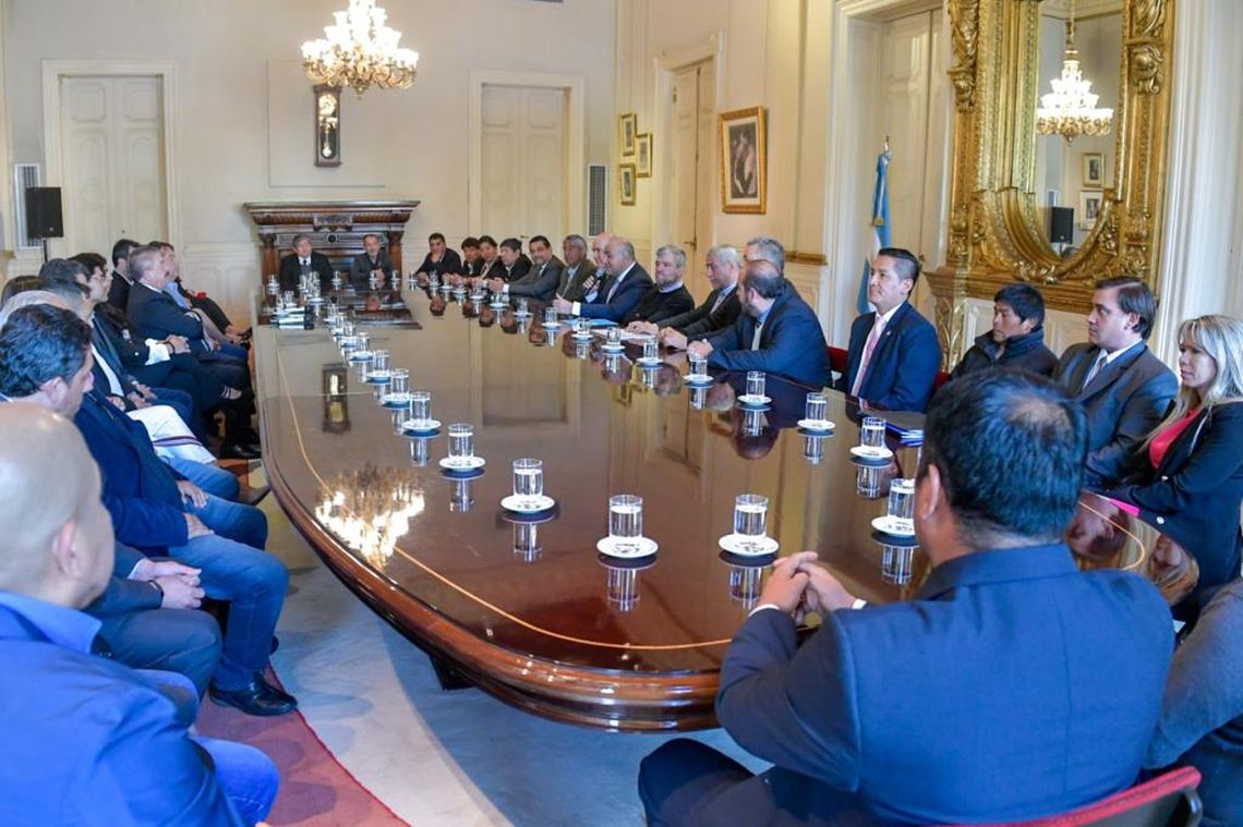 Jefatura de Gabinete: Juan Manzur recibió a intendentes y legisladores de Jujuy 