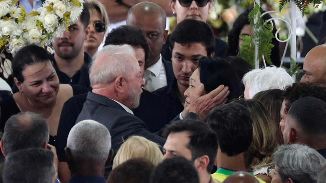 Lula despidió a Pelé en el estadio del Santos.
