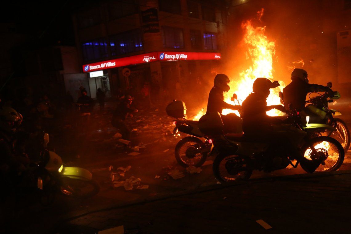 En fotos: cinco muertos en las protestas contra el abuso policial en Bogotá