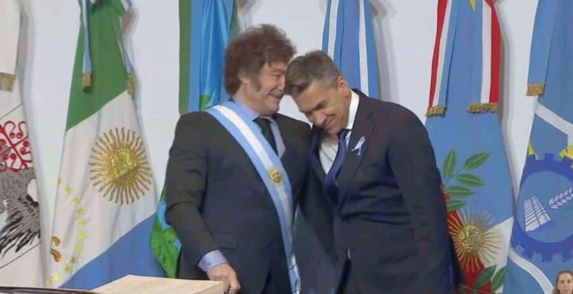 El presidente Javier Milei y el gobernador chaqueño Leandro Zdero (Pacto de Mayo - 1 de marzo de 2024)