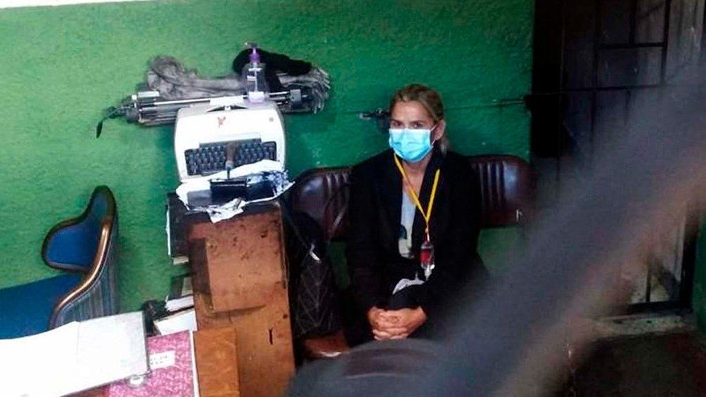Bolivia: Jeanine Áñez intentó autolesionarse en prisión