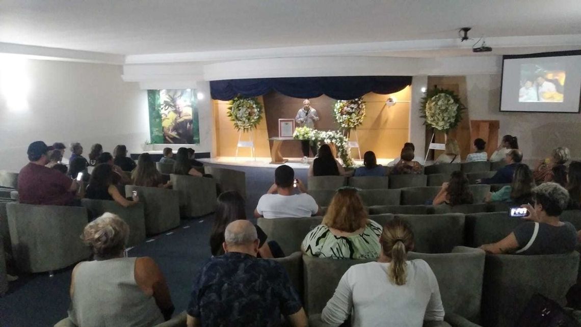 Brasil: un hombre organizó su propio falso funeral para ver quien asistía.