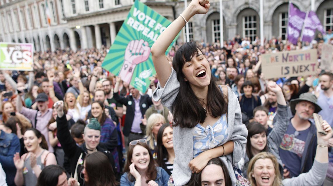 Dos de cada tres irlandeses votaron a favor del aborto legal