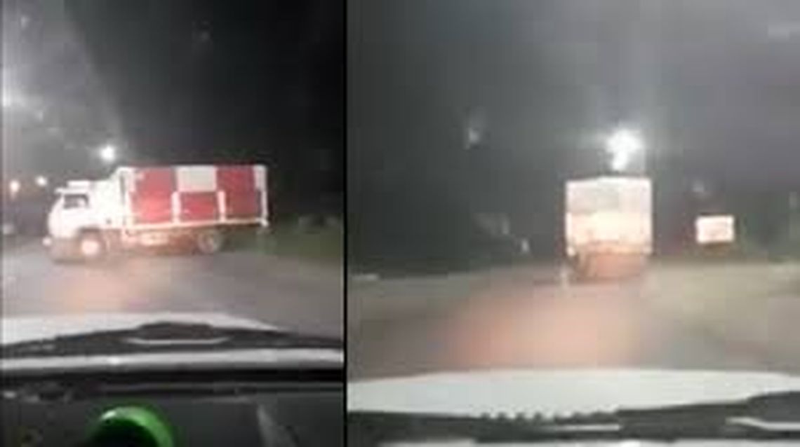Locura en Córdoba: un camión embistió a un auto tras una discusión.
