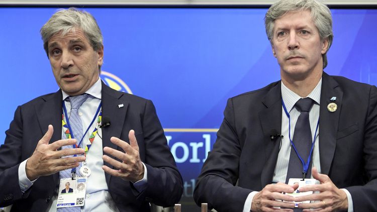 El ministro de Economía, Luis Caputo y el titular del BCRA, Santiago Bausili.