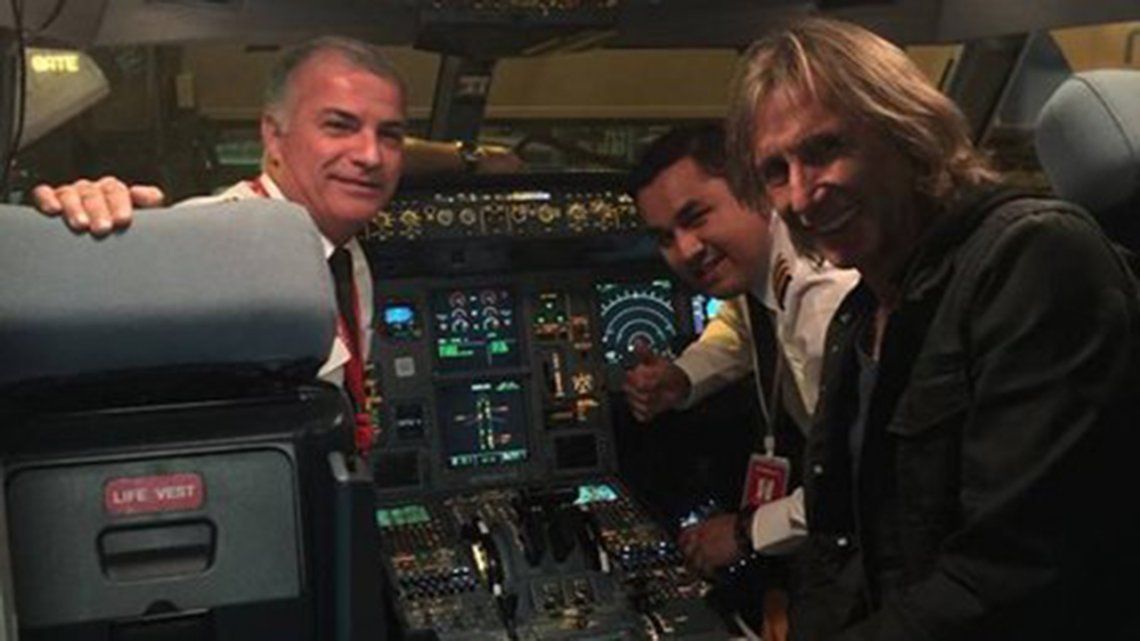 Video | El emotivo mensaje del comandante del avión que trajo a Gareca a Buenos Aires