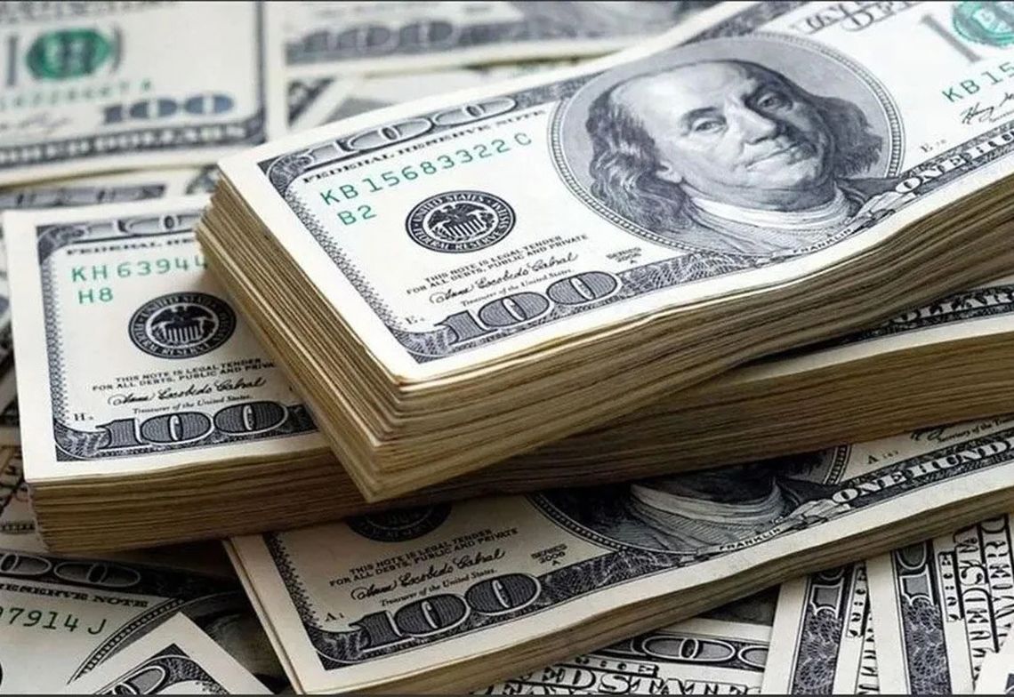 El dólar oficial arrancó la semana en alza.