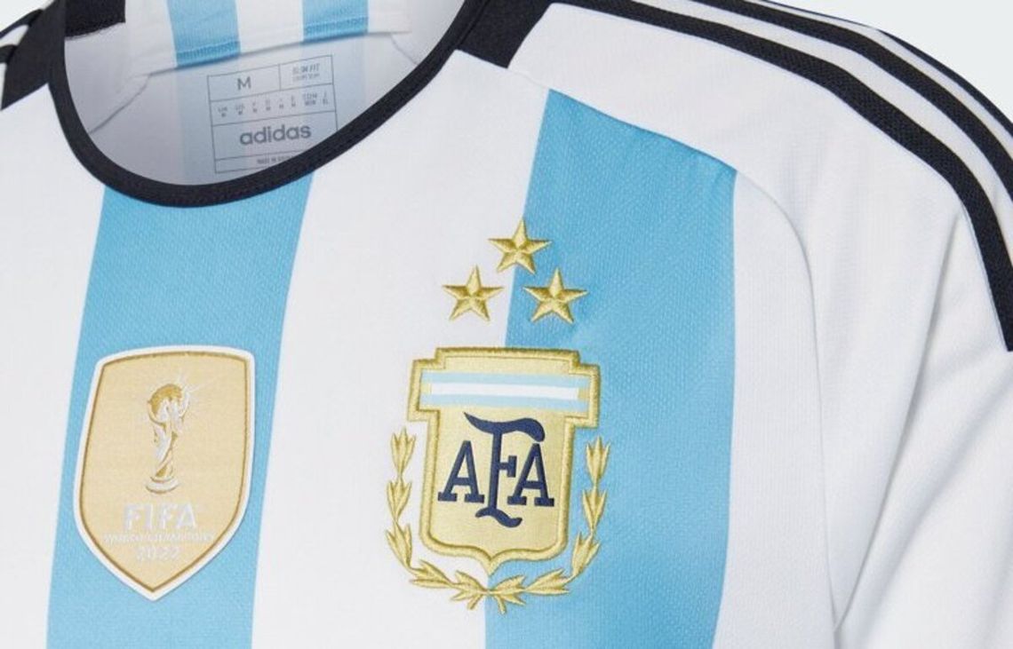 El lunes 26 de diciembre sale a la venta la nueva casaca de la Selección Argentina.