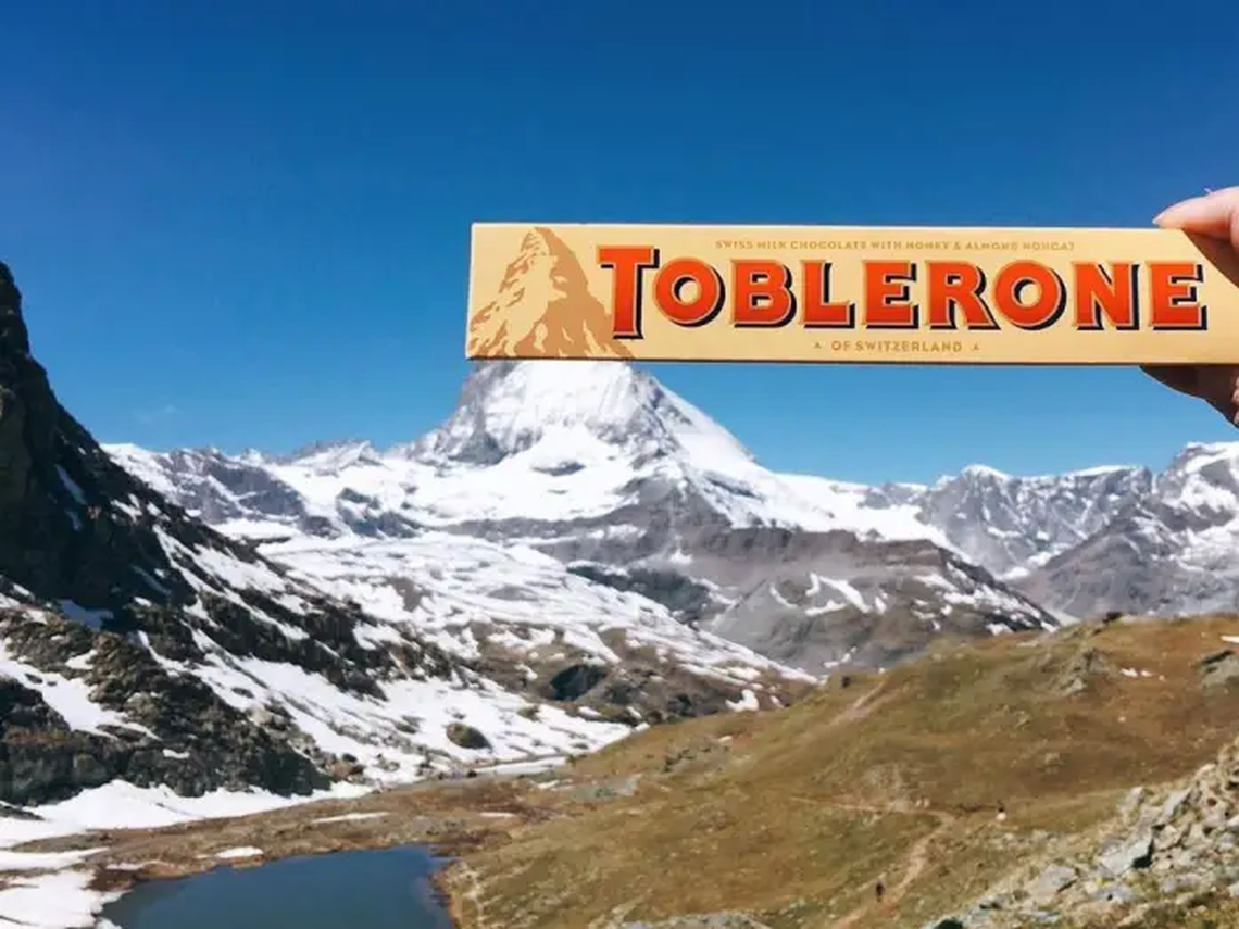 El chocolate Toblerone dejará de tener al Monte Cervino en su envase. 