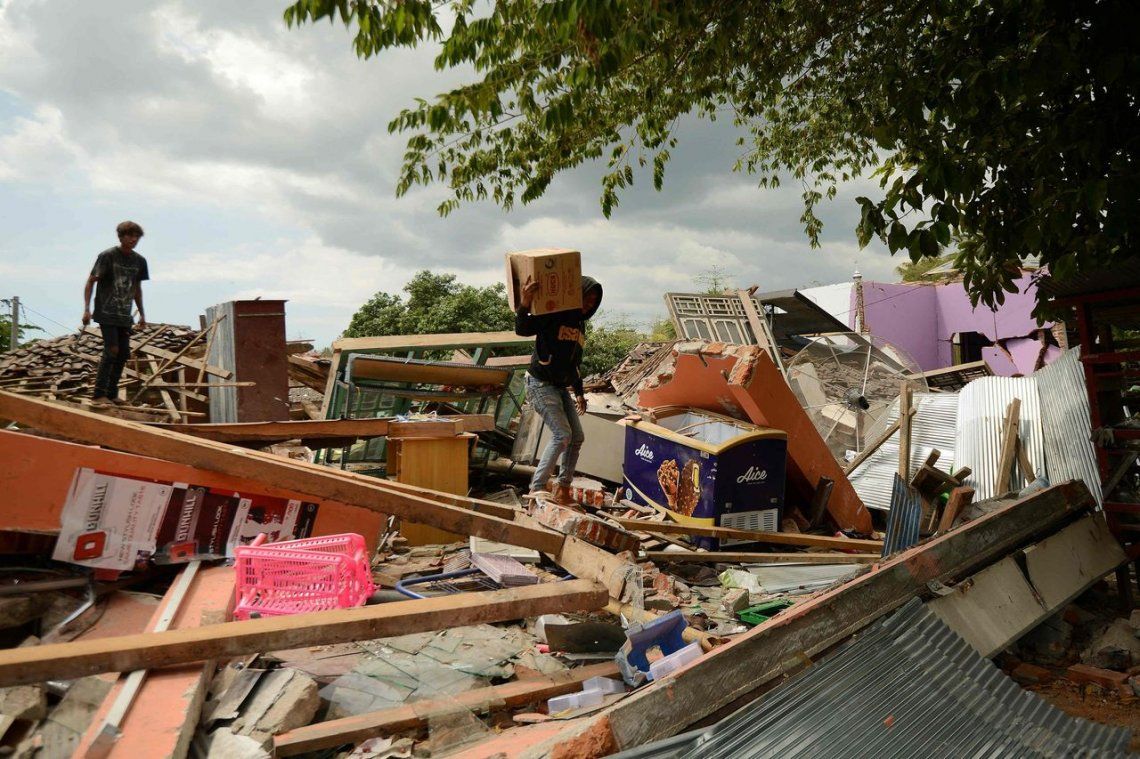Nuevo sismo en Indonesia: muertos ascienden a 319