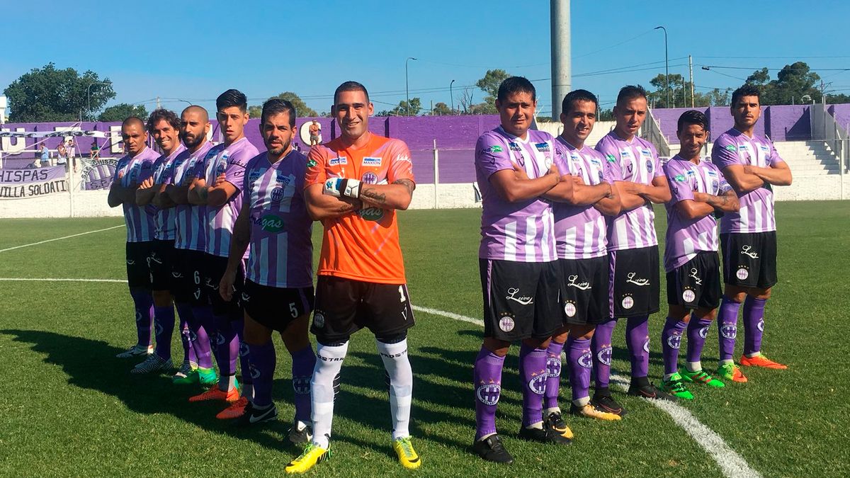 Futbolista argentino, el ídolo del Sacachispas que es basurero