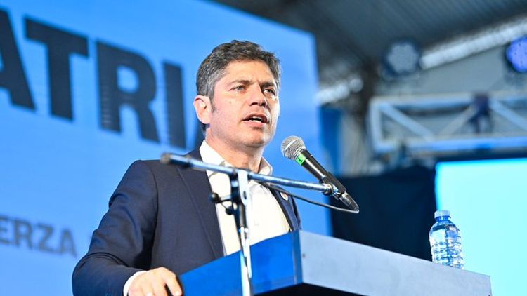 Axel Kicillof apuntó contra Caputo: Se está timbeando el país
