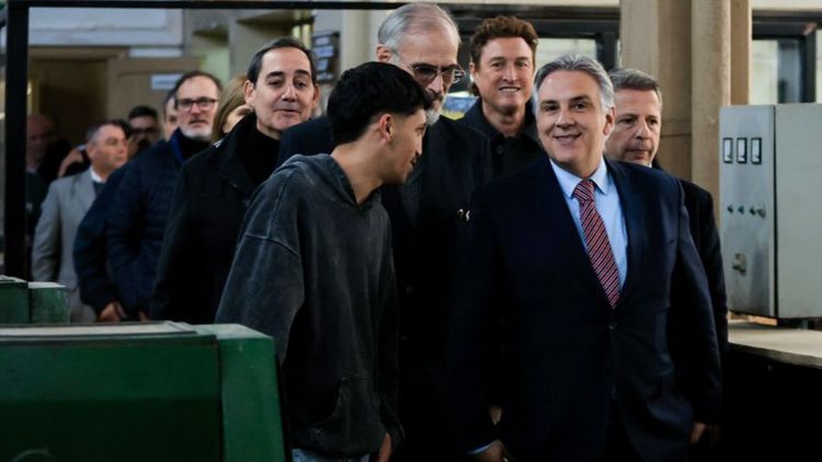 Martín Llaryora destacó la importancia de las escuelas técnicas para el futuro de la industria nacional (Foto: Gobierno de Córdoba)