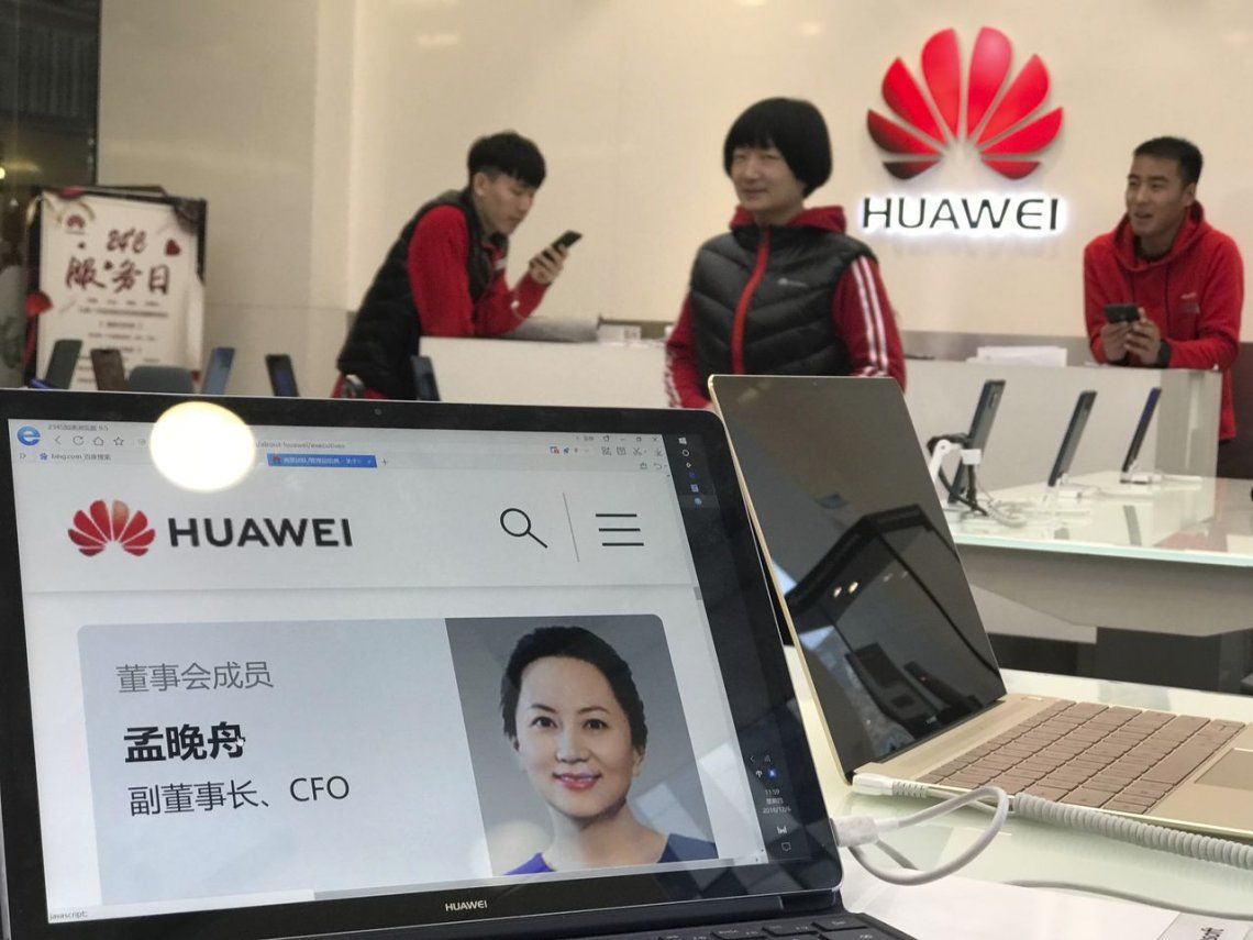 Estados Unidos hizo detener a la directora financiera de Huawei en Canadá y acrecentó las tensiones con China