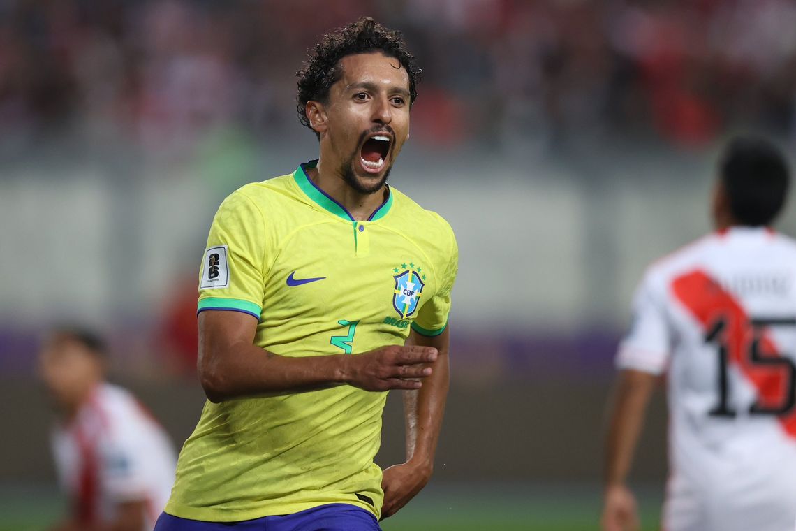 Brasil se impuso sobre el final a Perú