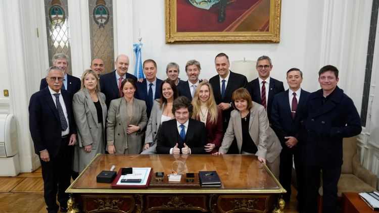 El presidente Javier Milei encabezó este viernes en la Casa Rosada una nueva reunión de Gabinete.