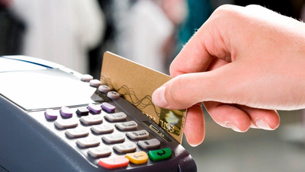 Impuesto a las tarjetas de crédito: siempre pierde el mismo
